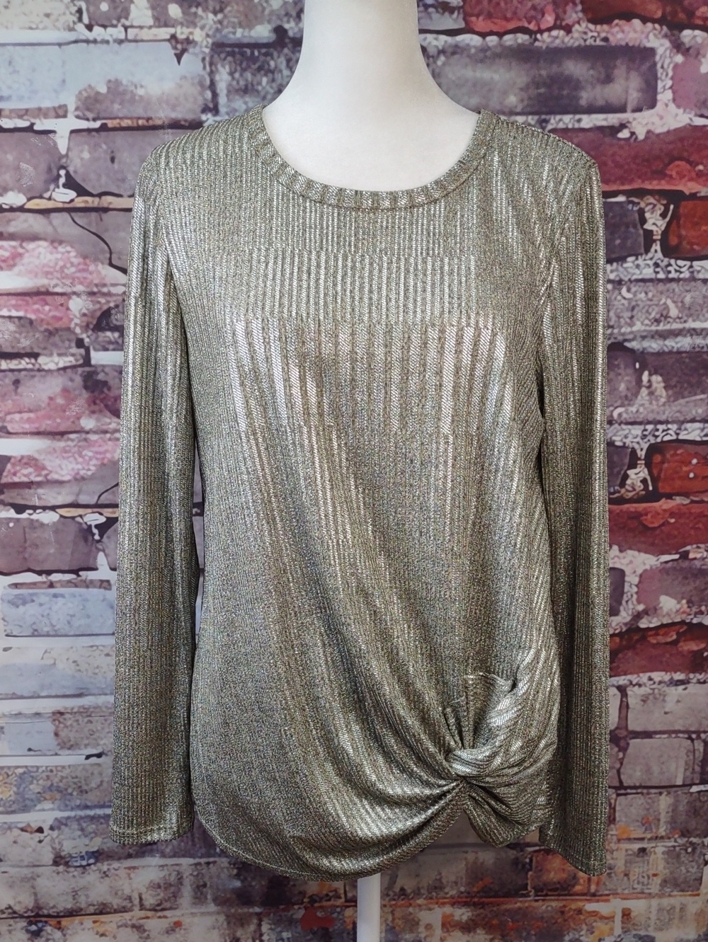 Cha Cha Vente Metallic Twist-Front Long Sleeve Top